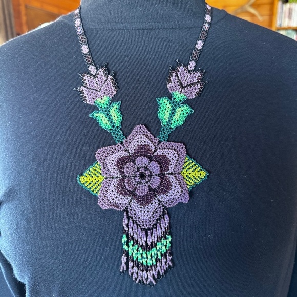 hand made Accessories - HAND CRAFTED BEADED necklace